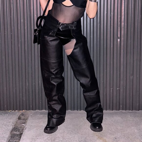 Alpha Cycle Black Cowboy Chaps - REAL Leather Motorcycle Riding Pants Unisex - Picture 4 of 7